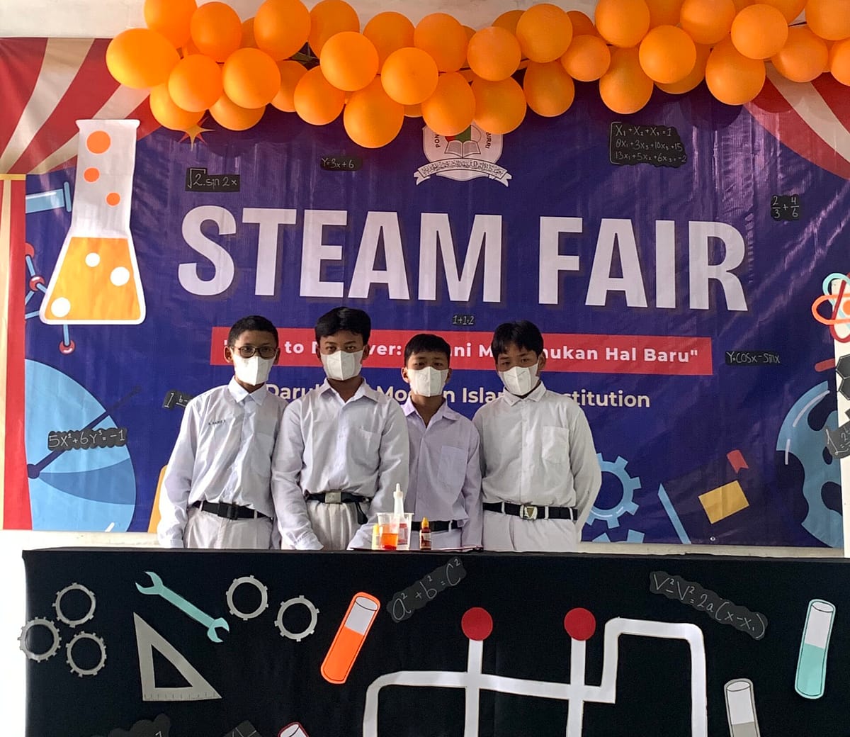 Lampu-Lava-Sederhana-STEAM-Fair-2025-Pondok-Modern-Darul-Birri