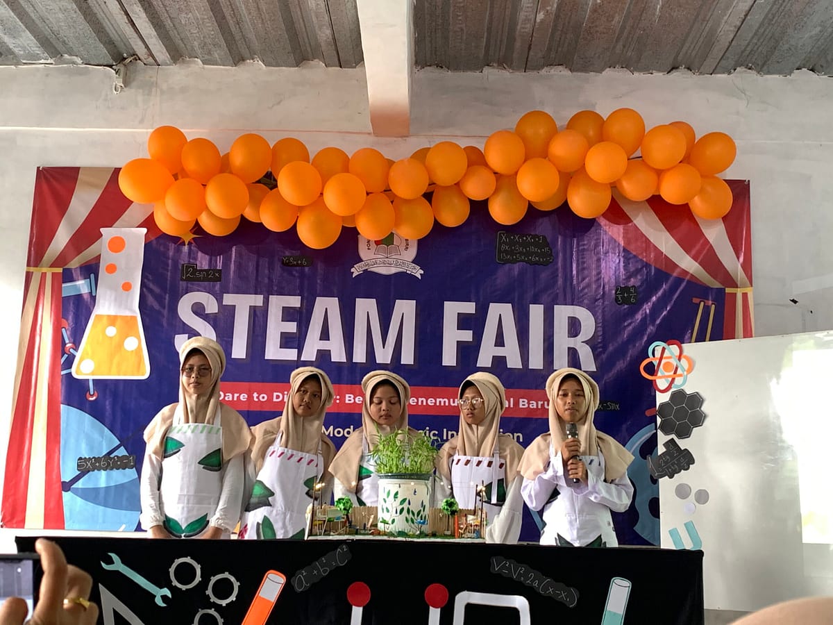 STEAM Fair 2025 - Menanam Kangkung Hidroponik