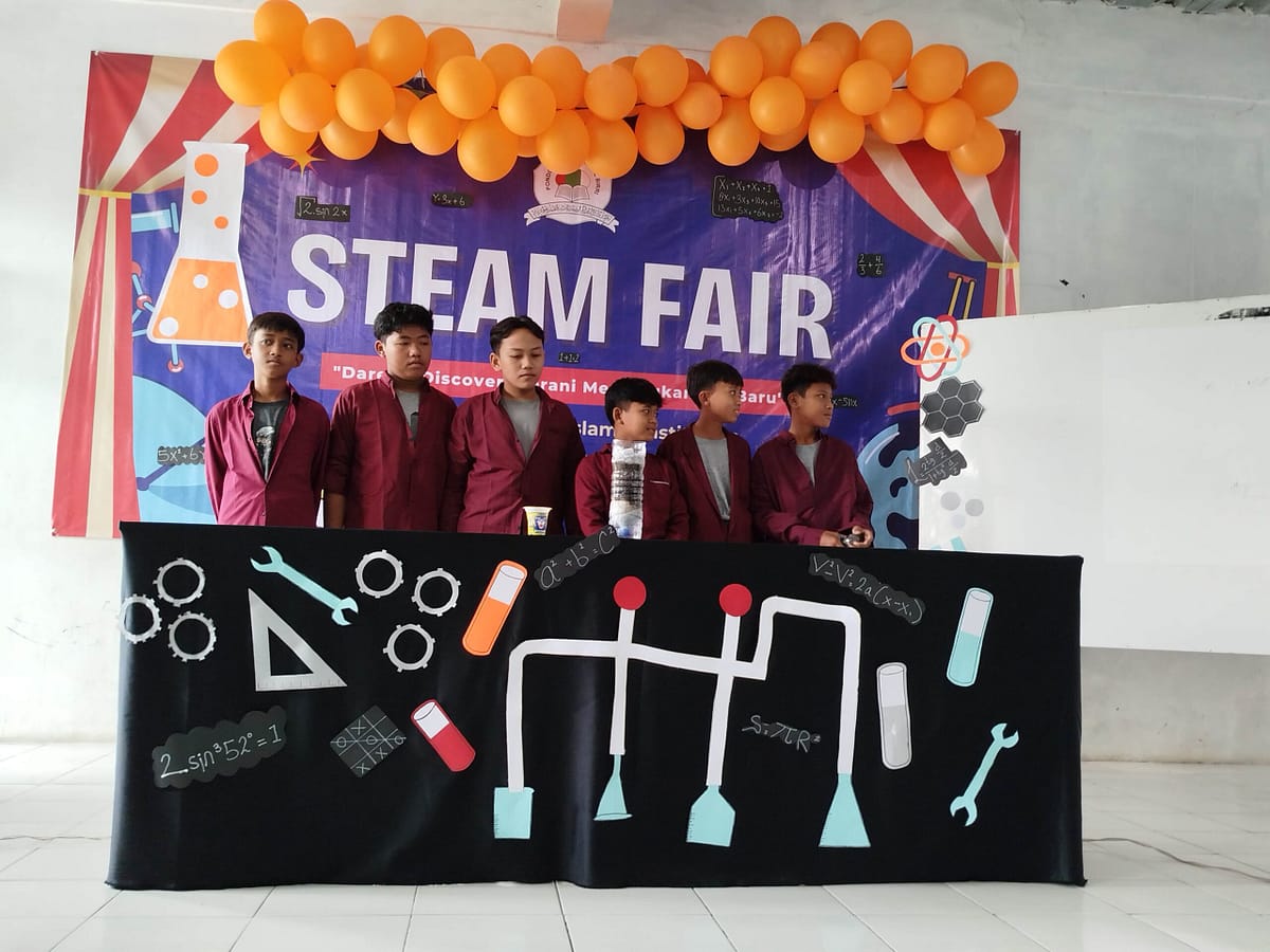 Filter Air Sederhana STEAM Fair 2025 Pondok Modern Darul Birri