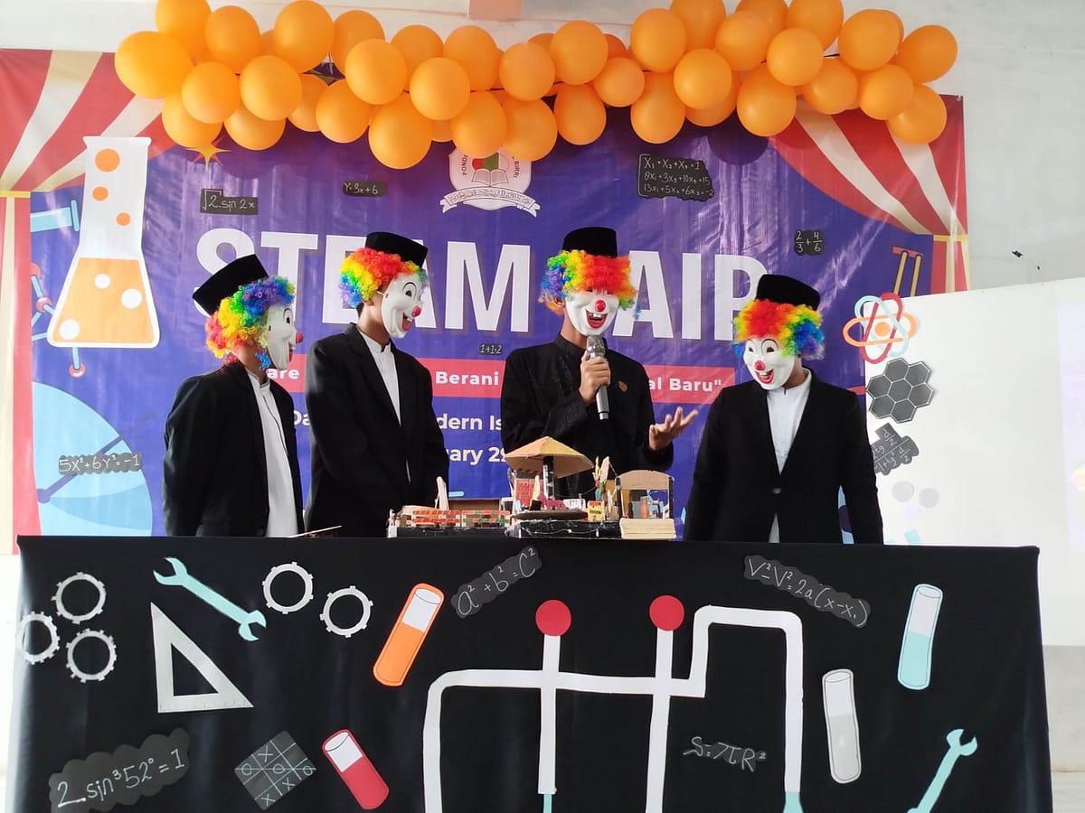 Komidi Putar STEAM Fair 2025 Pondok Modern Darul Birri