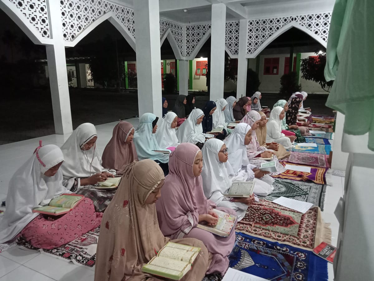 sholat tahajud pondok modern darul birri