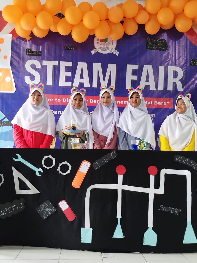 Pelangi dalam Gelas STEAM Fair 2025 Pondok Modern Darul Birri