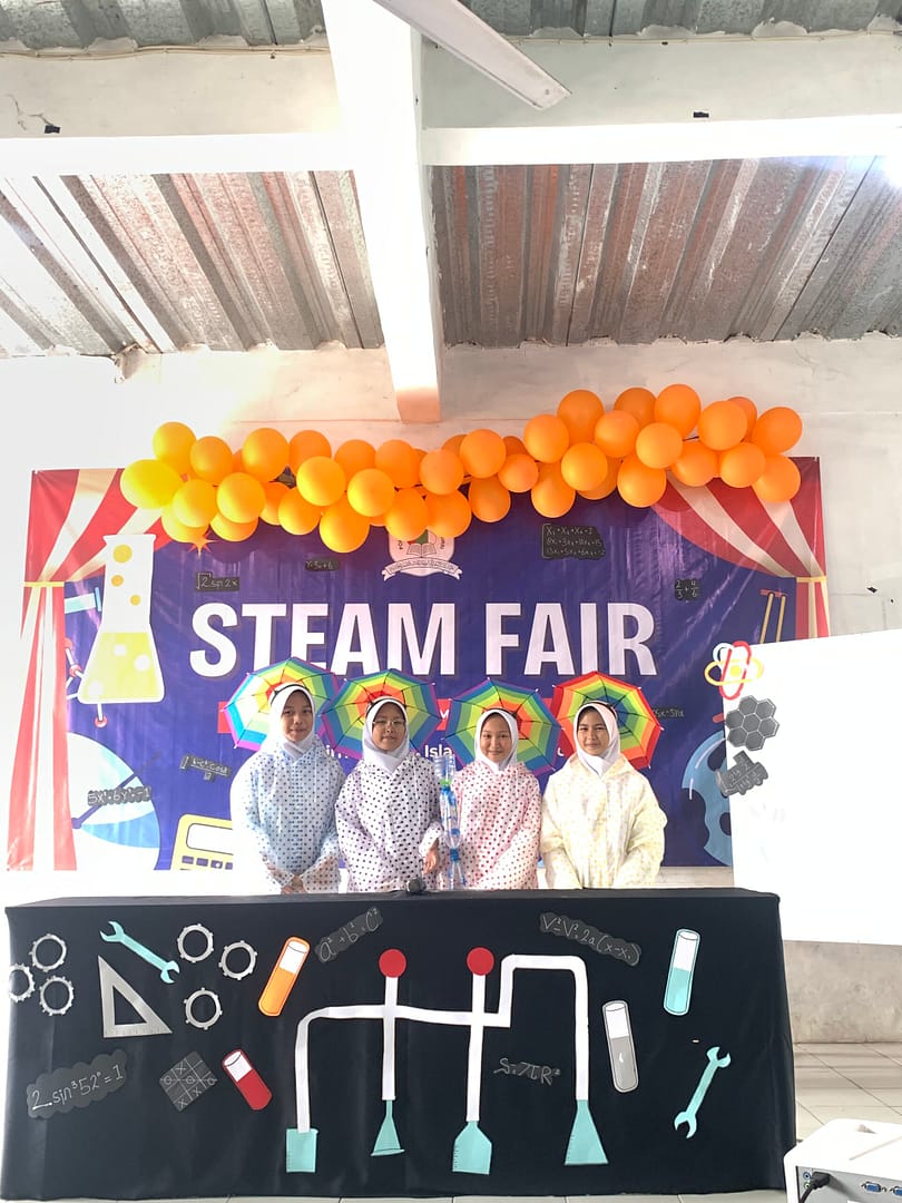 Air Mancur Mini STEAM Fair 2025 Pondok Modern Darul Birri Tangerang